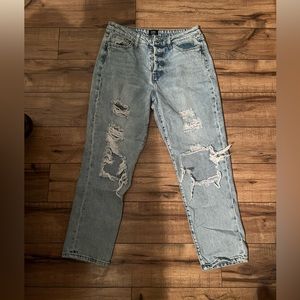 Ripped Boyfriend Jeans
